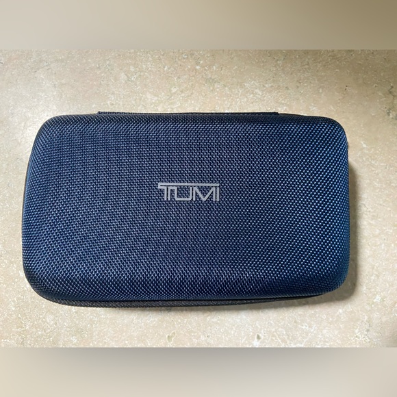 Tumi for Delta Amenity Toiletry Kit Case Navy Cosmetic Kit Travel Case ONLY - Picture 1 of 5